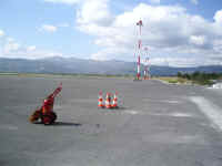 samos runway (286).jpg (43583 byte)